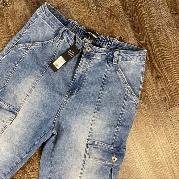 Fashion Nova Mighty Good Cargo Denim Joggers Jeans Women Size 13 Stretch - Picture 3 of 10